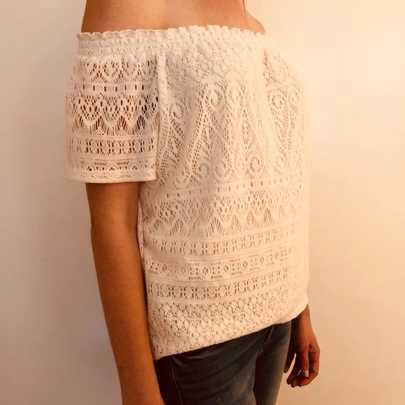 H&M Lace Off the Shoulder Top - Picture 2 of 2
